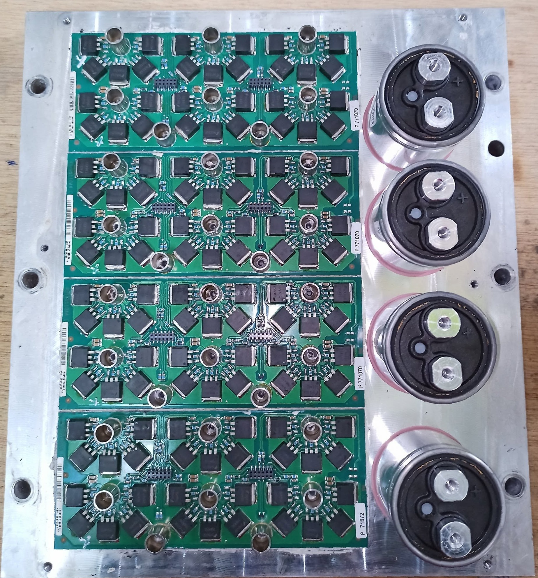 Reparación de controlador eléctrico de montacargas