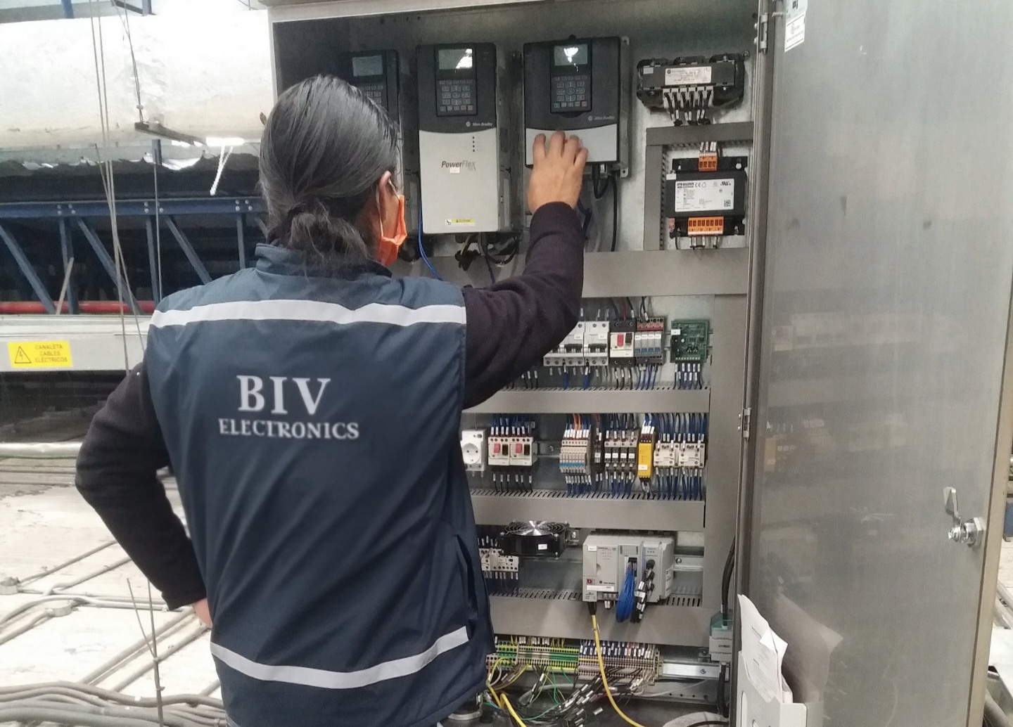 Tablero de control con variadores Allen-Bradley PowerFlex